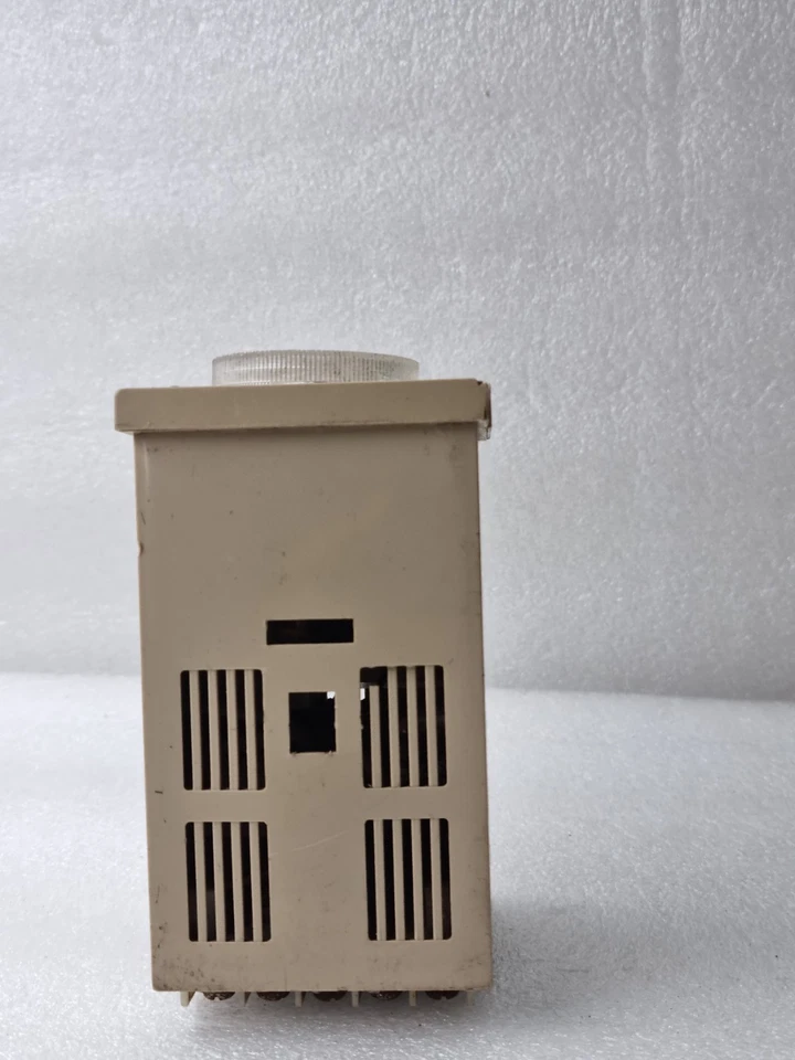 ANALOG TEMPERATURE CONTROLLER MC TEQD-2301B